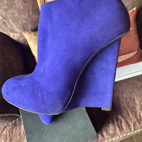 Vintage Giuseppe Zanotti Daisy Suede Wedge Ankle Booties - Authentic - Picture 7 of 11